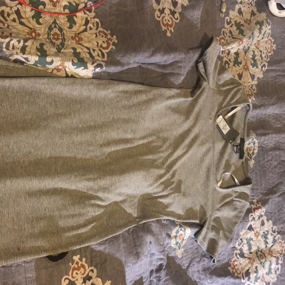 A dress - Picture 4 of 5